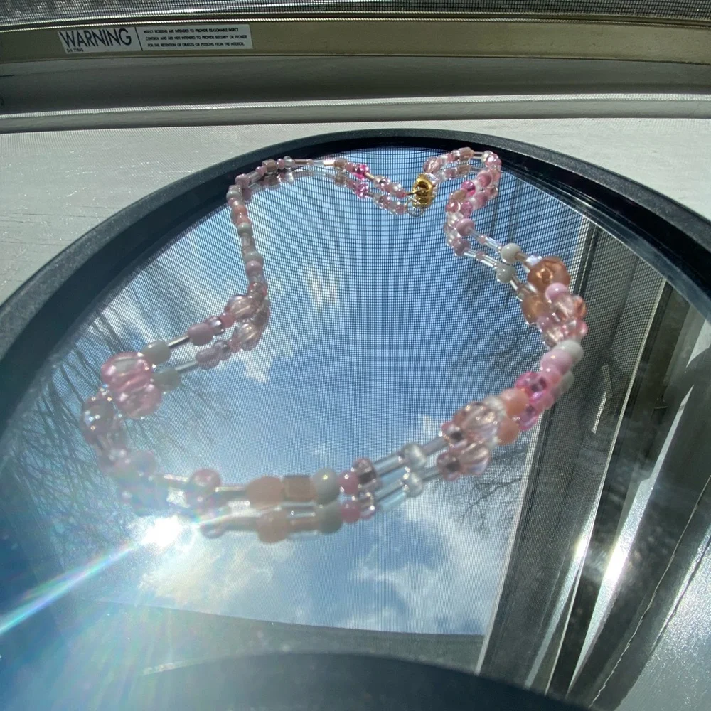 Pink beaded necklace - Picture 9 of 11
